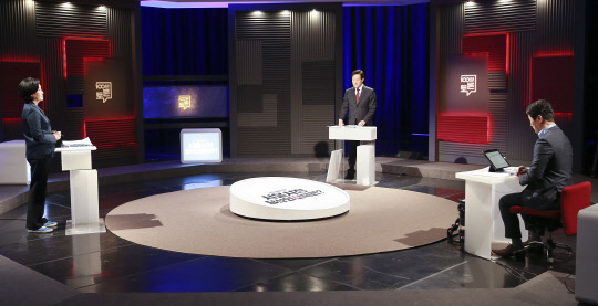 박영선, 민주당 후보와 오세훈 국민의힘 후보가 29일 MBC TV토론회에 참석해 토론하고 있다. 국회사진기자단=연합뉴스